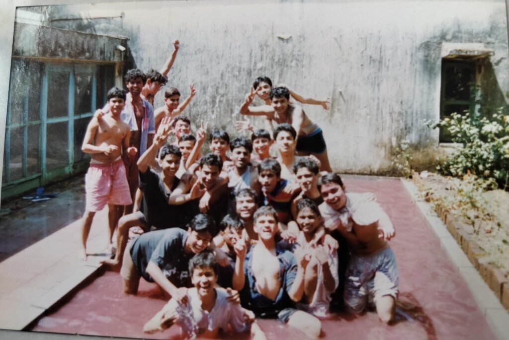 mukti-nath-singh_image_holi-in-1st-year-with-h3-junta–1995-96–8